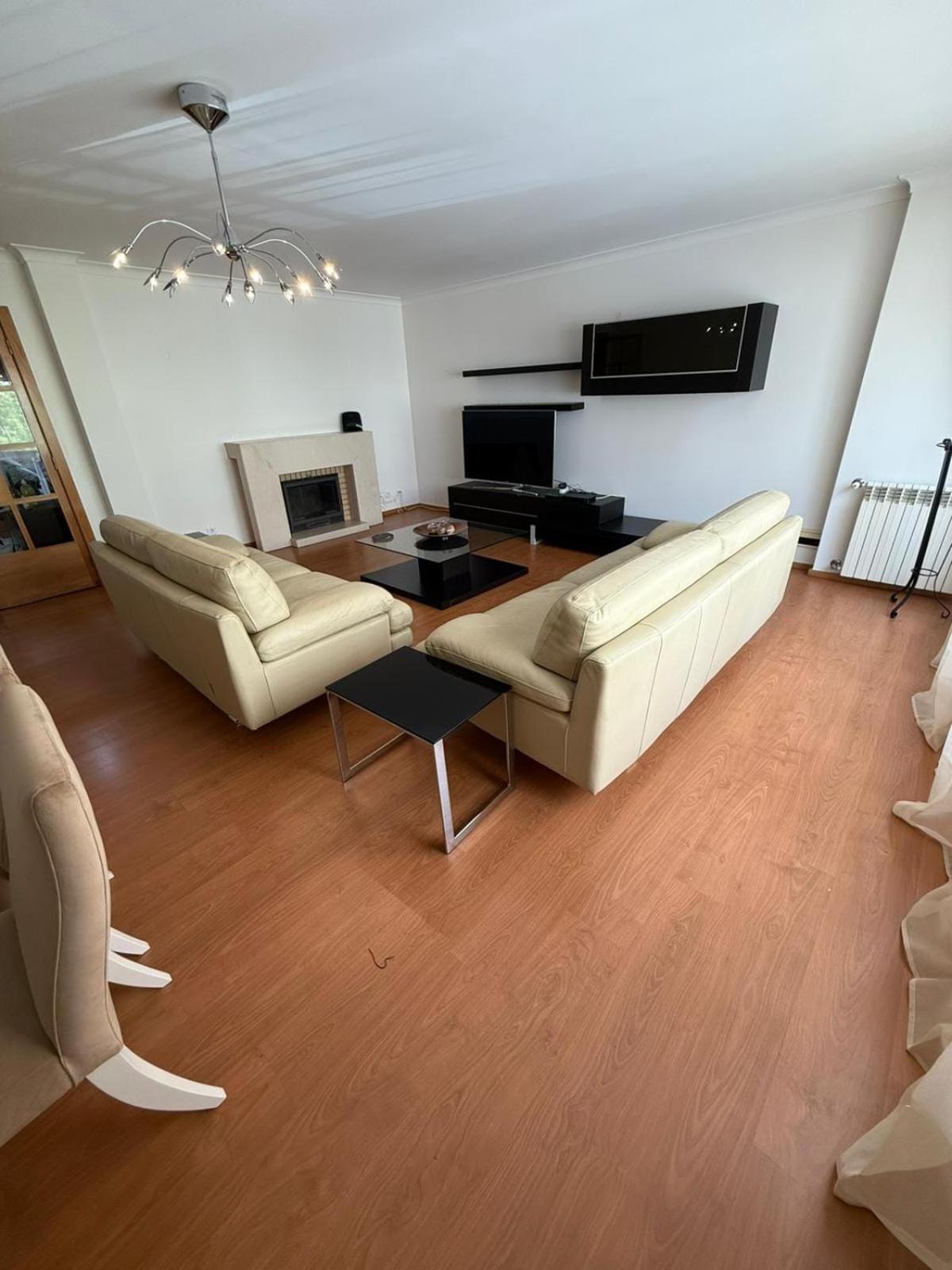 3br Family-sized Flat In Lumiar