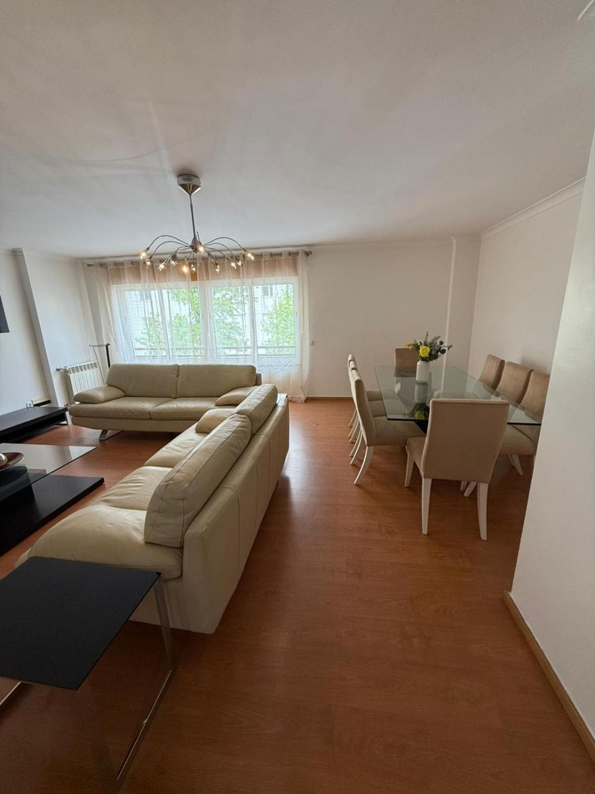 3br Family-sized Flat In Lumiar *