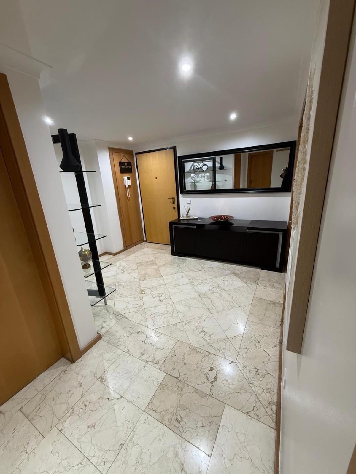 Apartamento 3br Family-sized Flat In Lumiar *